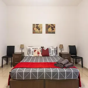 Superbly Located Cosy 2-bedroom La Valletta